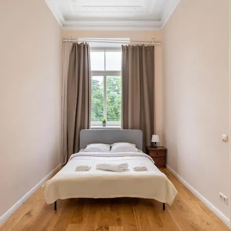 4-bedroom Next To Old Town - Barona Street *