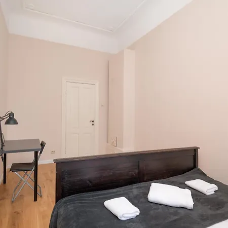 4-bedroom Next To Old Town - Barona Street Appartement