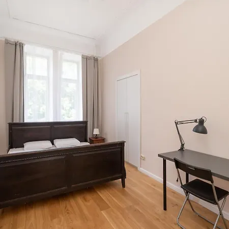 4-bedroom Next To Old Town - Barona Street *