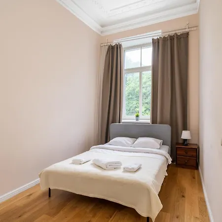 4-bedroom Next To Old Town - Barona Street Appartement Riga