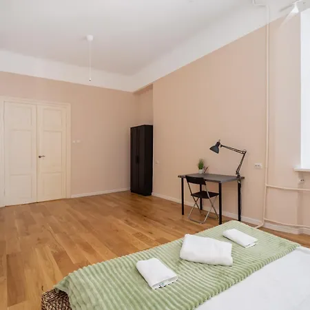 Appartement 4-bedroom Next To Old Town - Barona Street